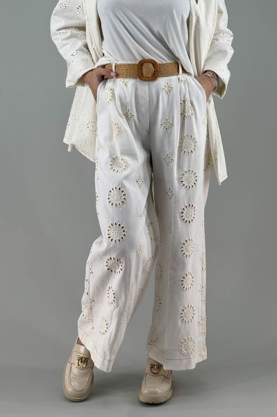 Дамски панталон в бяло
