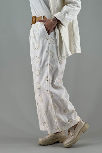 Дамски панталон в бяло