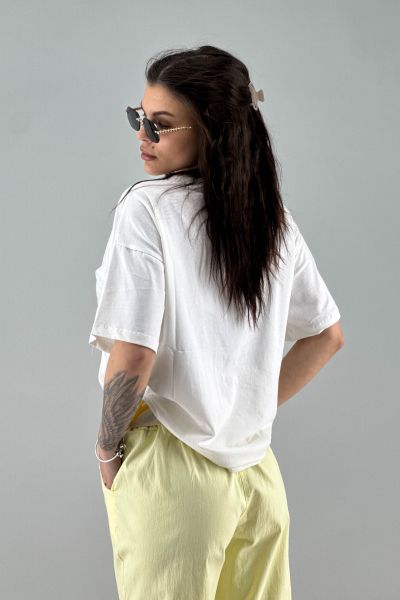 Дамска тениска в бяло