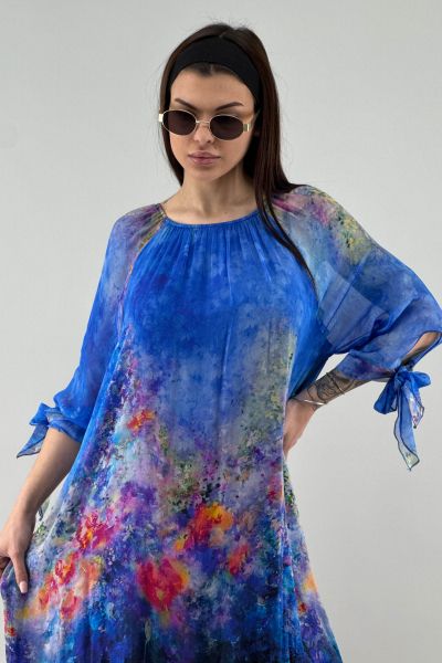 Копринена рокля в синьо