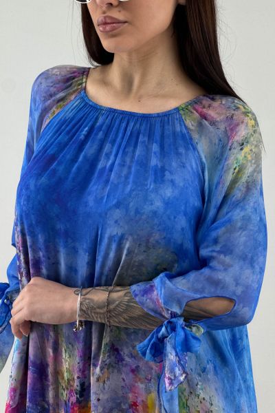 Копринена рокля в синьо