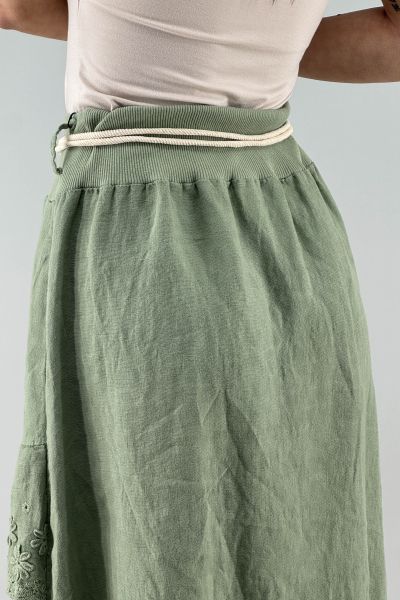 Ленена пола в зелено