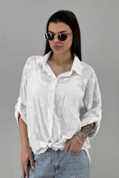 Дамска риза в бяло