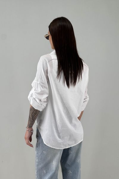 Дамска риза в бяло