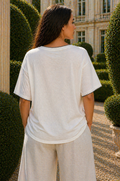 Дамска тениска в бяло