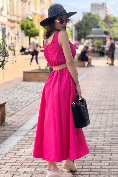 Рокля в цвят циклама